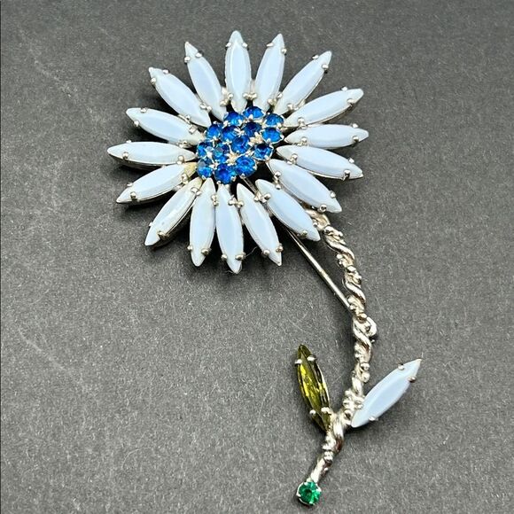 Rare VTG Weiss Floral Milk Glass and Rhinestone Silver Tone Brooch, 3” - Picture 1 of 9